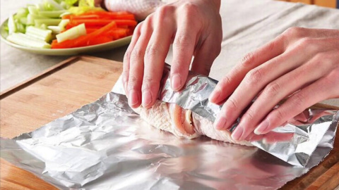 Folia Aluminiowa 29cm x 60m kateringowa spożywcza gastronomiczna catering GRUBA MOCNA Folia Aluminiowa 29cm x 60m kateringowa spożywcza gastronomiczna catering GRUBA MOCNA